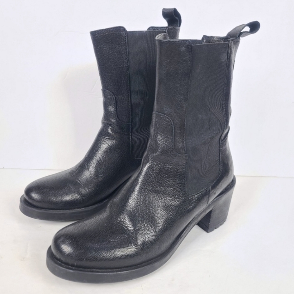 Emanuele Castro Black Pebbled Leather Lug Sole Chelsea Booties Biker Boho 39
